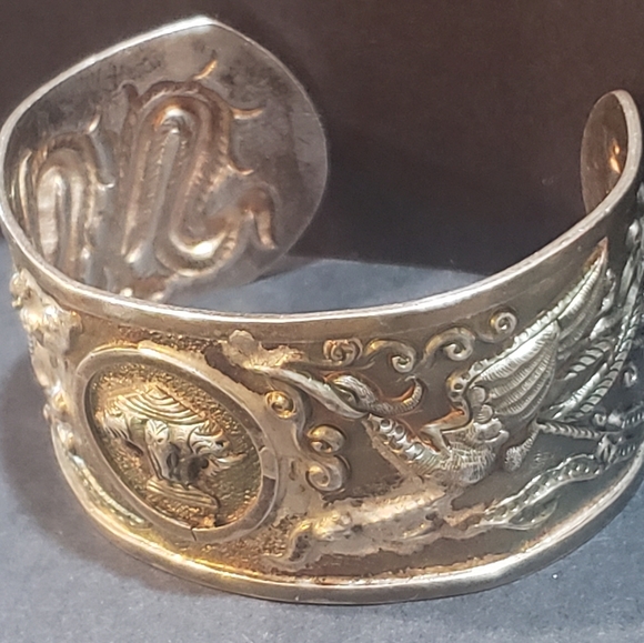 Antique 90+ year old solid silver bangle bracelet - Picture 4 of 6